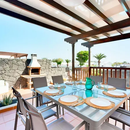 Amigos 200 Mq, With Bar, Hot Pool, Billiard And Bbq Villa Playa Blanca (Lanzarote)