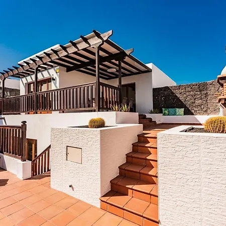 Amigos 200 Mq, With Bar, Hot Pool, Billiard And Bbq Playa Blanca (Lanzarote)