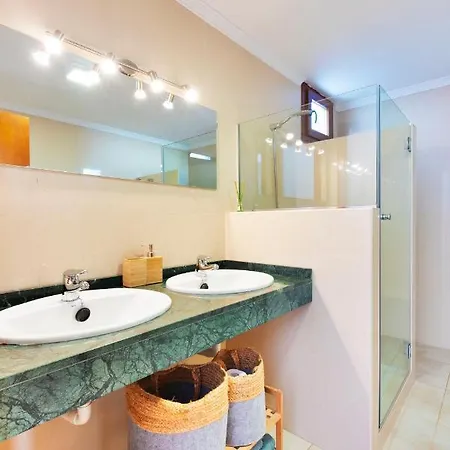 Villa Amigos 200 Mq, With Bar, Hot Pool, Billiard And Bbq Playa Blanca (Lanzarote)