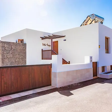 Amigos 200 Mq, With Bar, Hot Pool, Billiard And Bbq Playa Blanca (Lanzarote)