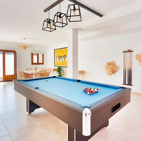 Villa Amigos 200 Mq, With Bar, Hot Pool, Billiard And Bbq Playa Blanca (Lanzarote)