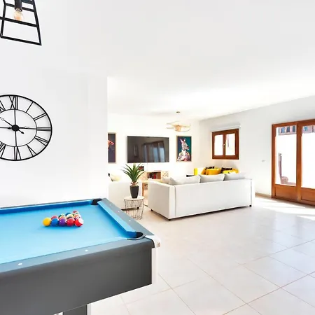 Amigos 200 Mq, With Bar, Hot Pool, Billiard And Bbq Playa Blanca (Lanzarote)